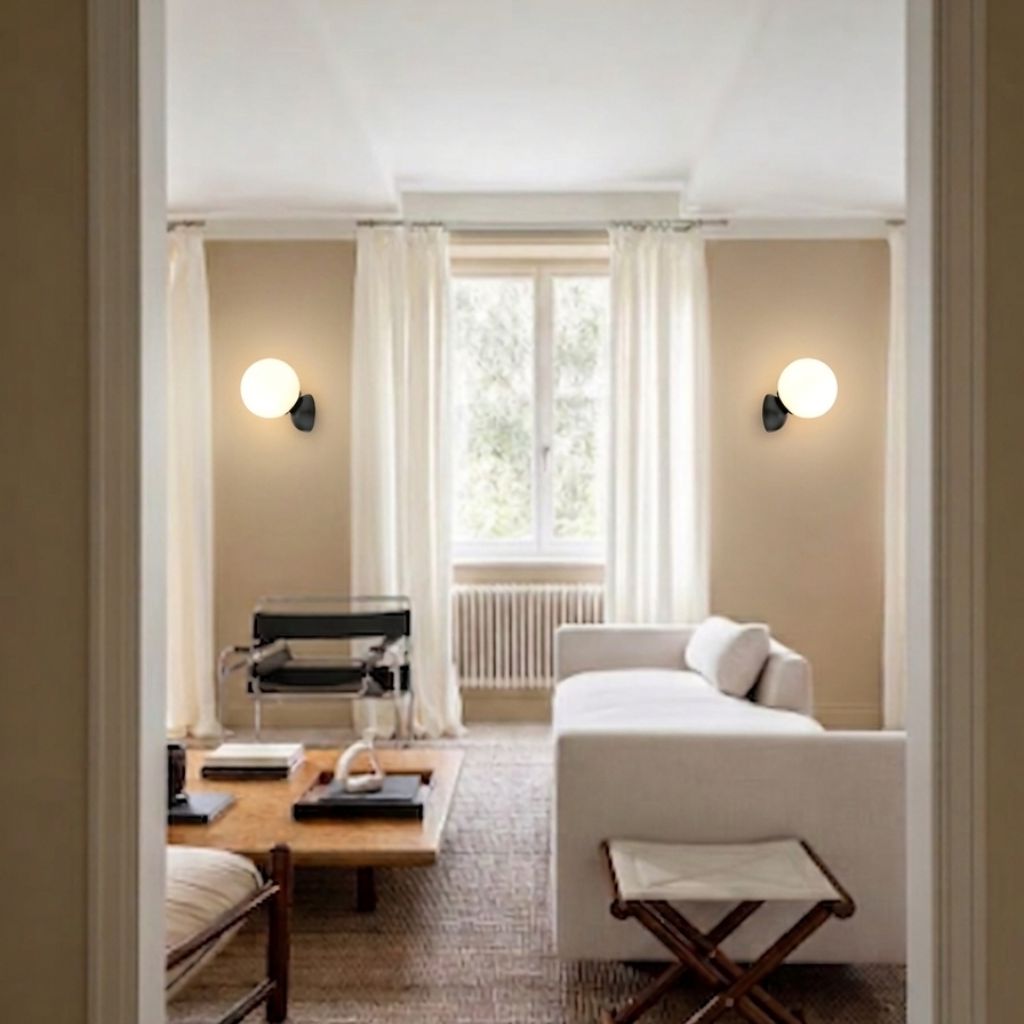 Aplique IP44 globo vidrio opal 120V 5W 3000K