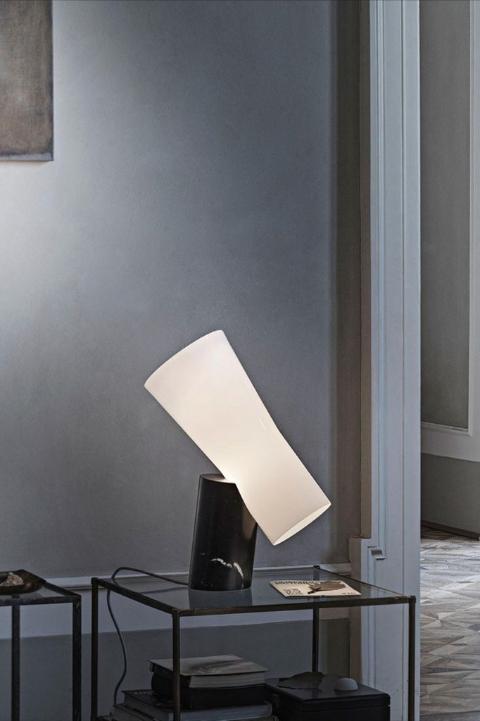Lámpara de mesa Nile vidrio y mármol E27  930lm 