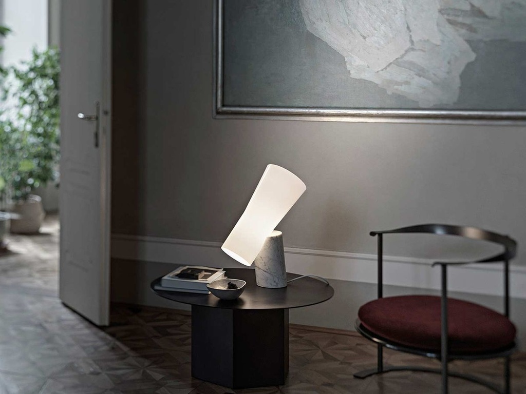 Lámpara de mesa Nile vidrio y mármol E27  930lm 