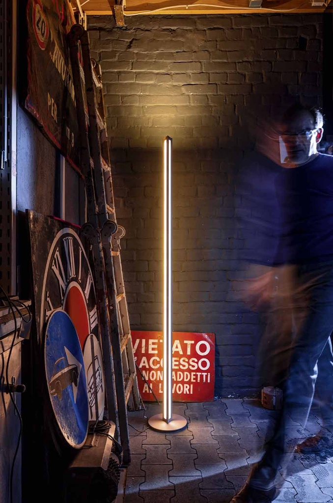 Lámpara de pie Chiarooscura led 37W 2700K 4730lm CRI 80