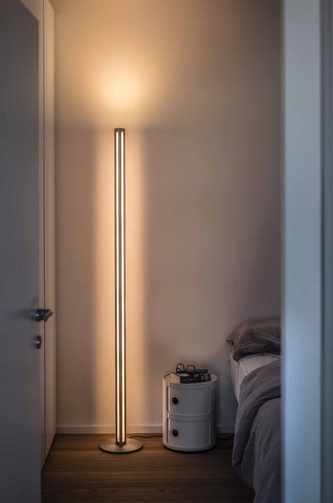 Lámpara de pie Chiarooscura led 37W 2700K 4730lm CRI 80