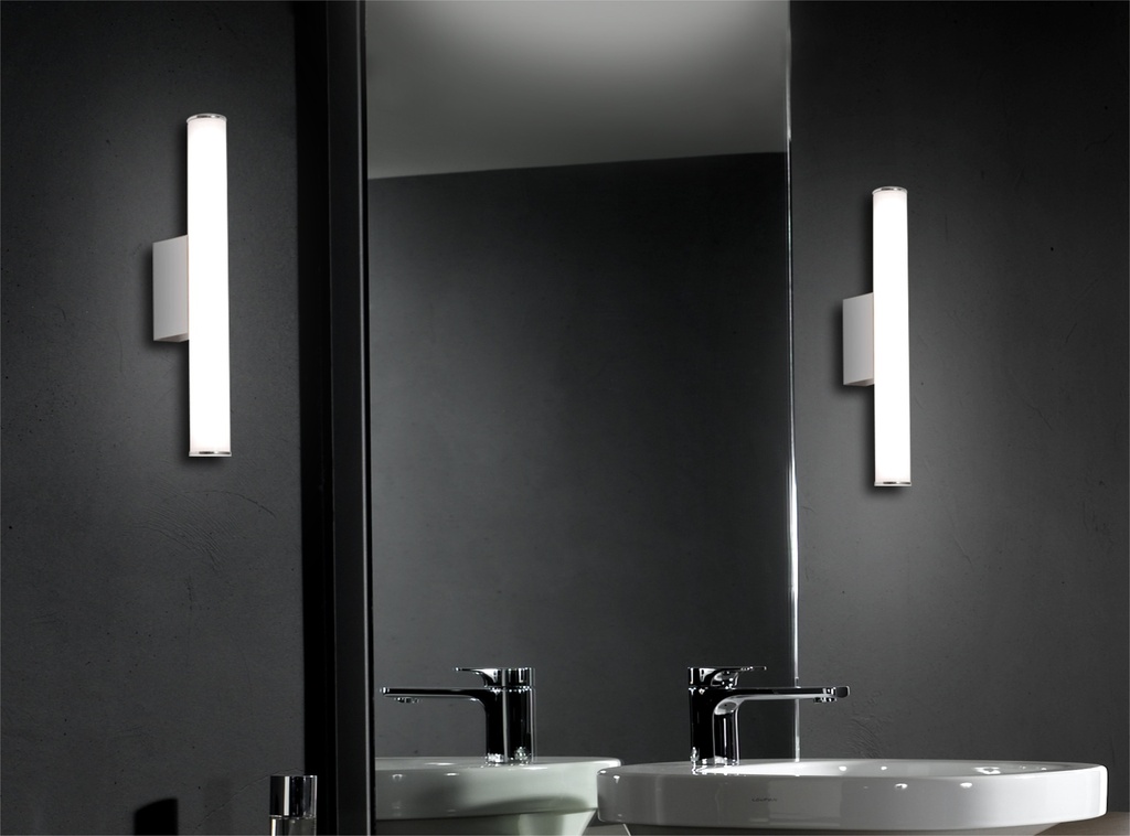 Aplique IP44 difusor cilíndrico L=600mm 120V 12W 3000K