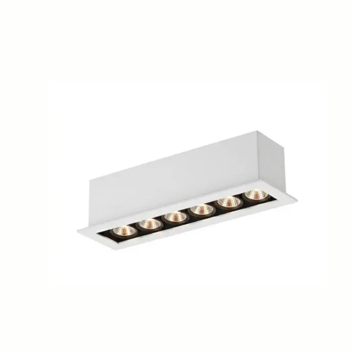 Lámpara empotrada dirigible 144x44x63mm hueco 135x35mm 3x1.5W 3000K CRI90 24° con driver on-off 100-277V