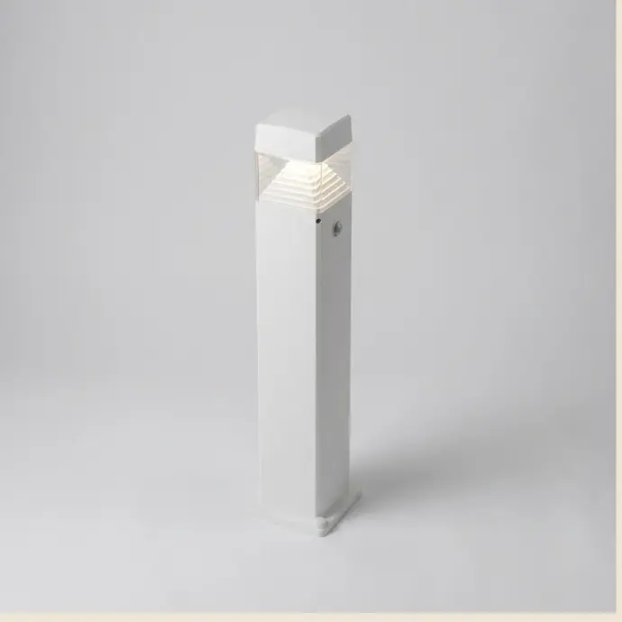 Poste Ester 800 IP55 con bombillo led 10W 1300lm 100-240V GX5.3 D=100mm